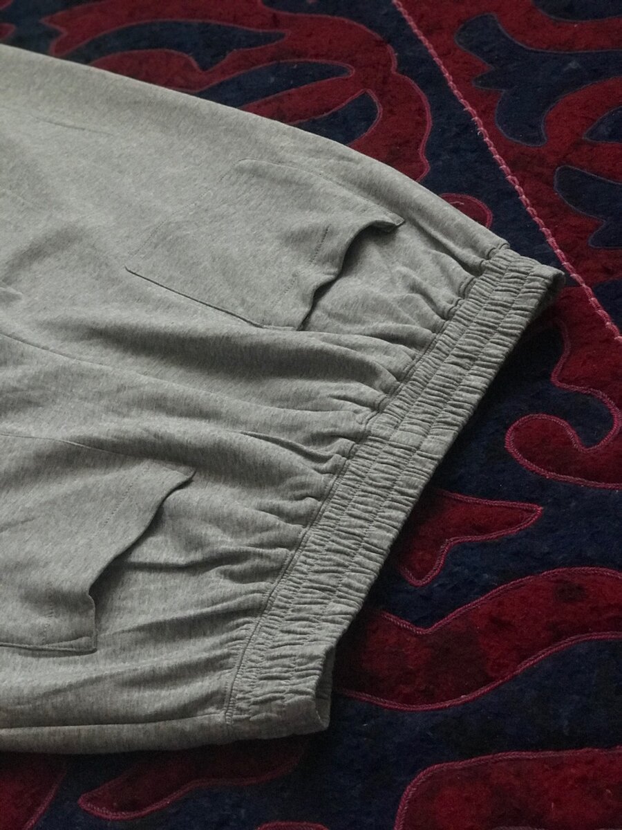 Серые базовые брюки без начеса