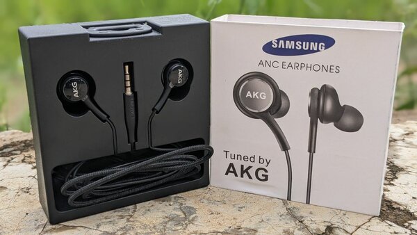 Samsung AKG headsets