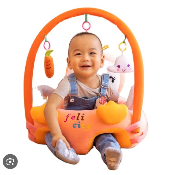 Chaise bébé avec arche de jeux