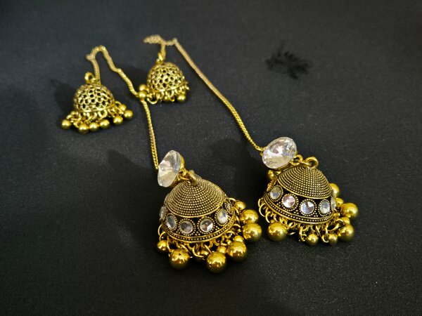 Golden Jhumki with Saharas