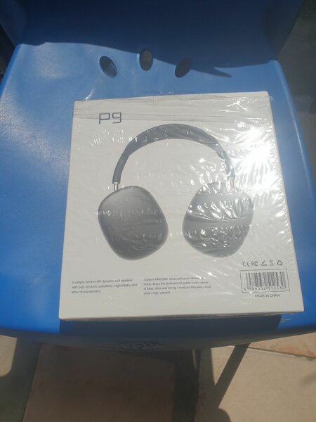 P9 headphone