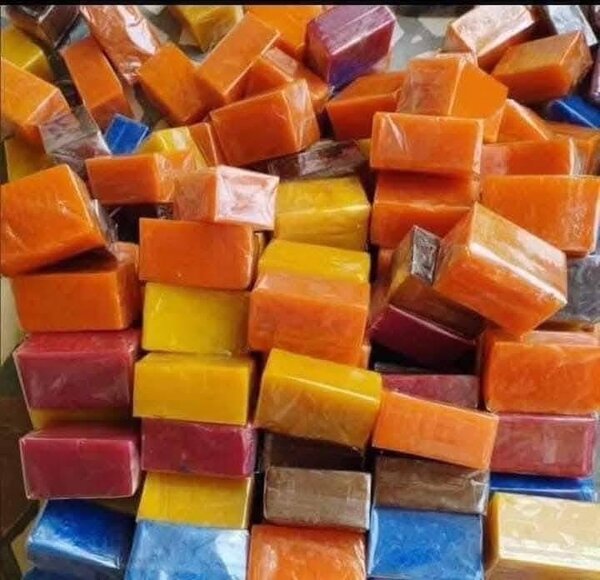 Savon naturel coloré