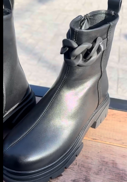 Эти зимние сапоги — идеальный выбор для зимних прогулок, активного отдыха и комфортного передвижения в условиях холода и снега.❤️❄️