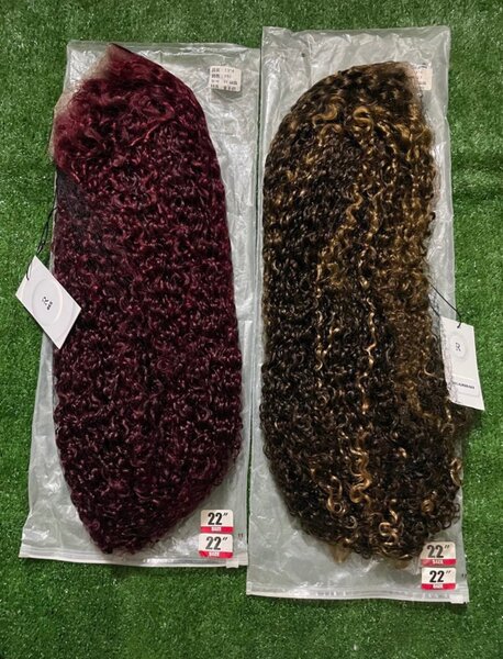 Perruque boucles naturelles 22"