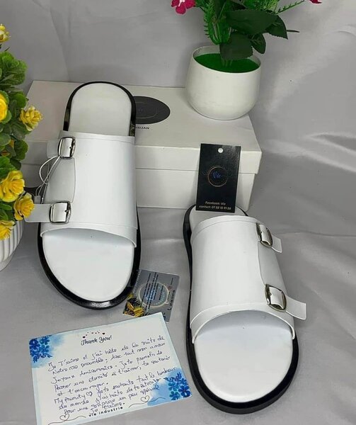 Sandales en cuir blanches