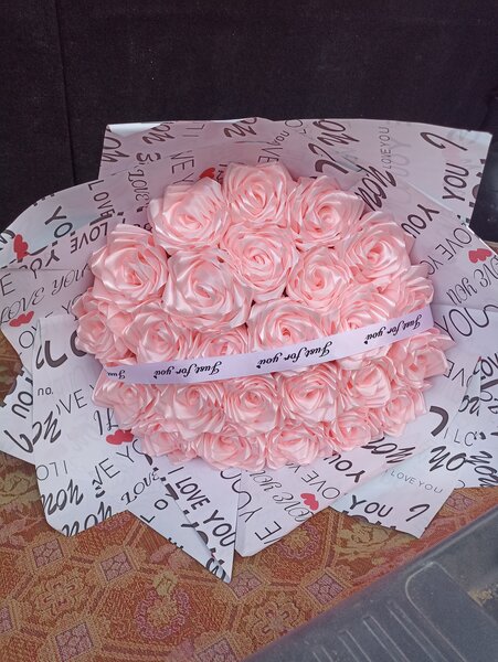 Цветы в подарок. Букеты из роз,из ромашек.