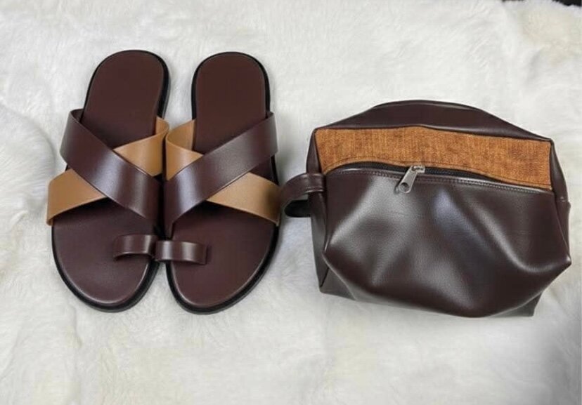 Sandales plates avec pochette