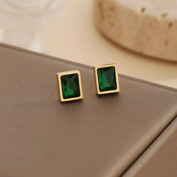 Boucles d'oreilles élégantes en pierre verte