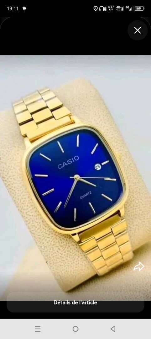 Montre élégante en acier