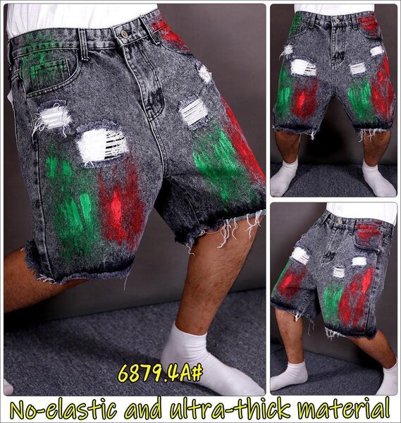 Shorts en denim déchiré coloré