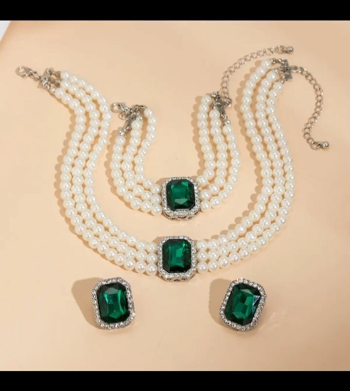 Beads necklace jewelry