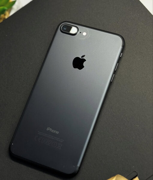 iPhone noir élégant