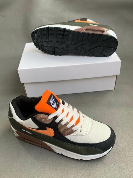 Baskets Nike modernes et élégantes