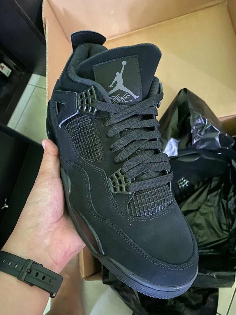 Air Jordan 4 (black cat )