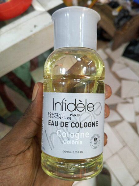 Infidèle Eau de Cologne 240ml