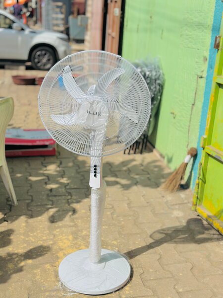 Ventilateur sur pied réglable