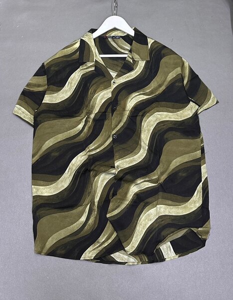 Chemise à motifs ondulés