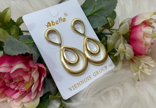 Boucles d'oreilles pendantes dorées