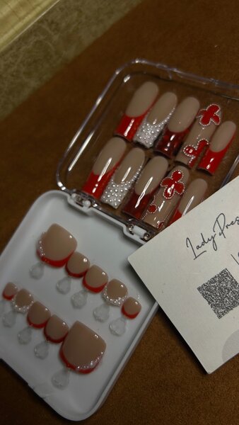 Van cleef press on (L)