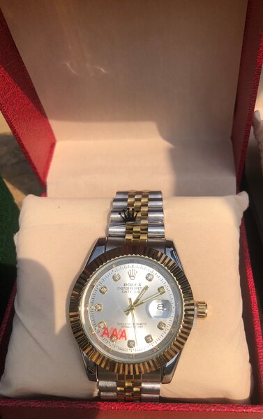 Montre élégante bicolore