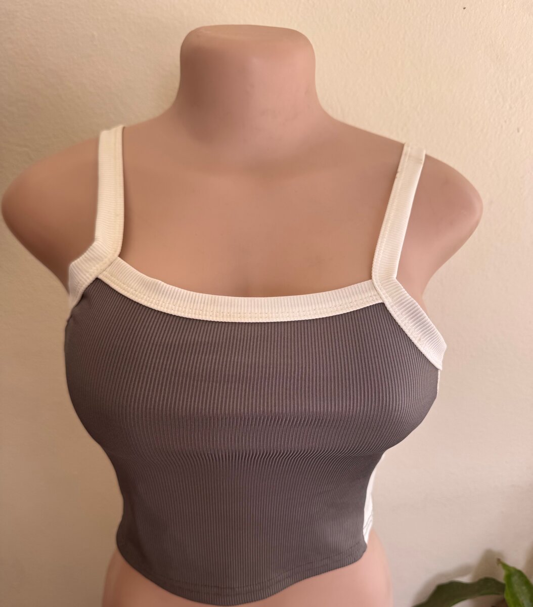 Trio de Tops Modernes