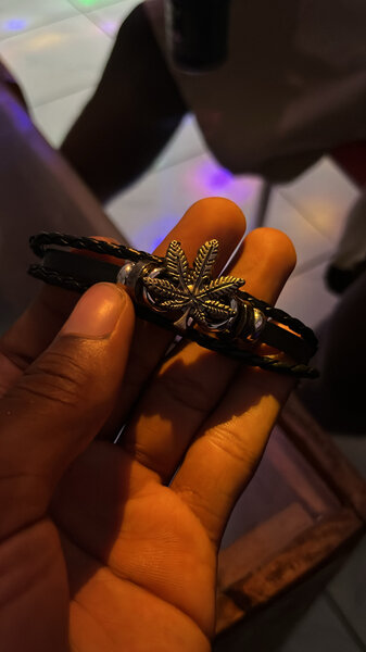 Bracelet en cuir motif style