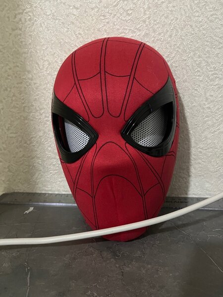 Продаю новую маску человека паука в хорошем качестве