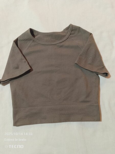 T-shirt ajusté à manches courtes