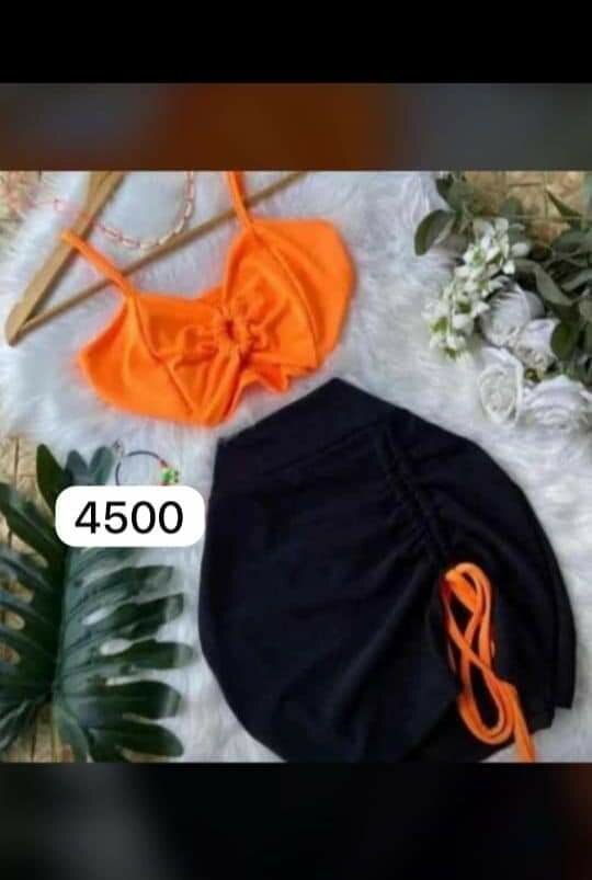 Ensemble top et jupe sexy