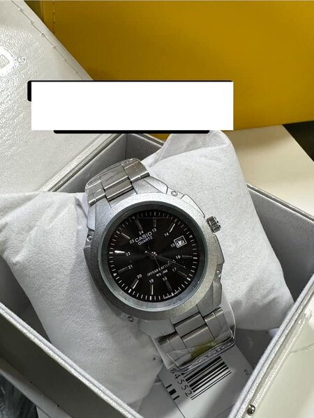 montre-bracelet casio noir