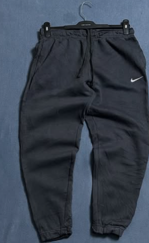 Nike sweatpants size: waist M / length 37