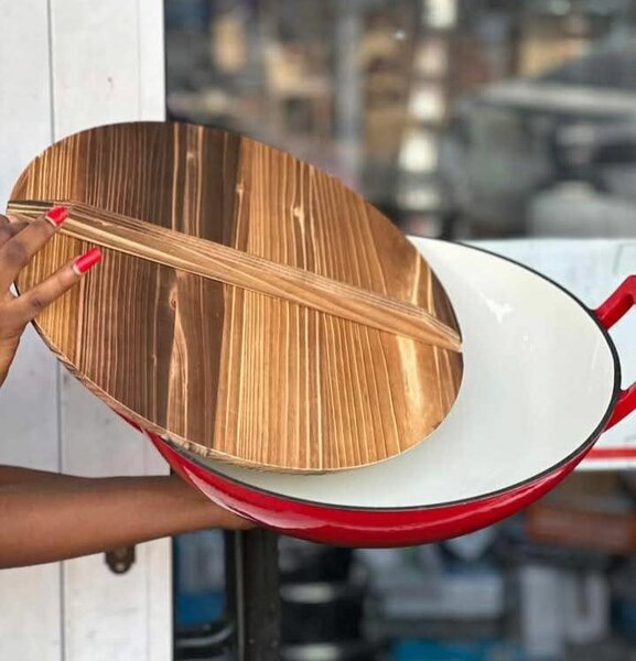 Granite heavy wok with wooden cover multifunctional