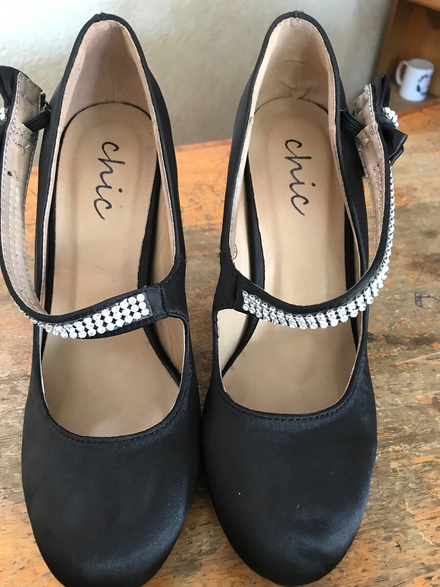 Flat shoes and heels