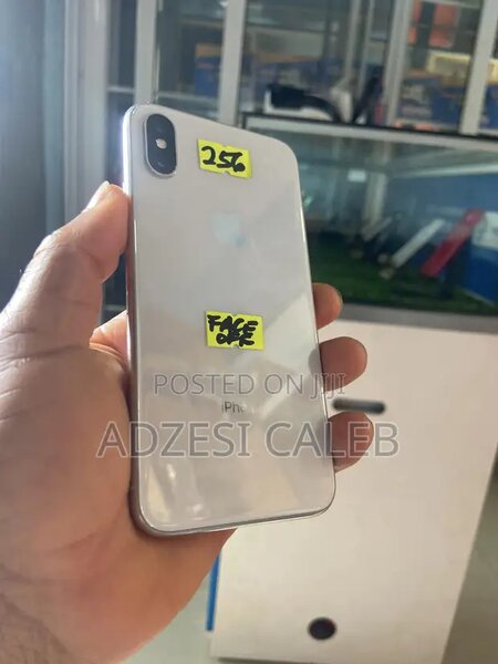 Apple iPhone X 256 GB White