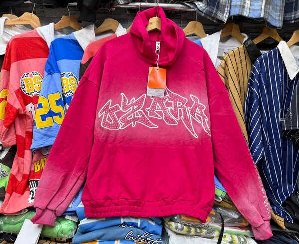 Sweat à capuche graffiti