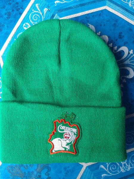 Bonnet en laine coloré