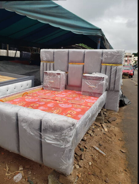 Lit rembourré moderne