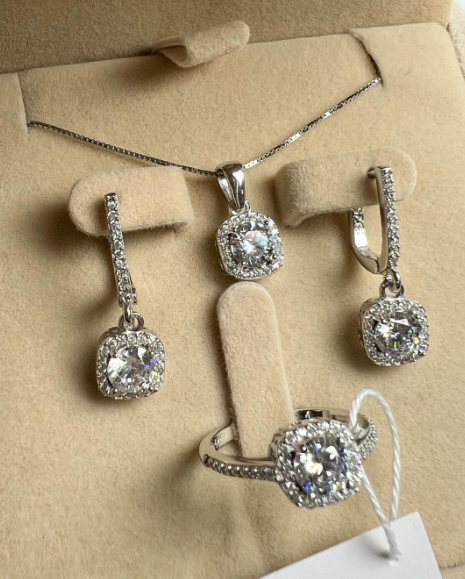 Комплект украшений из серебра