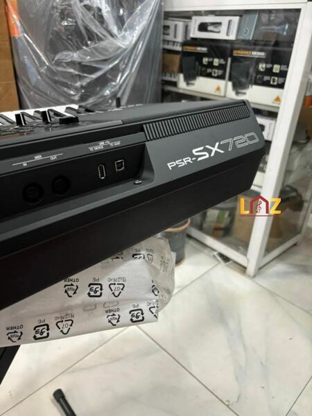 Synthétiseur Yamaha PSR-SX720