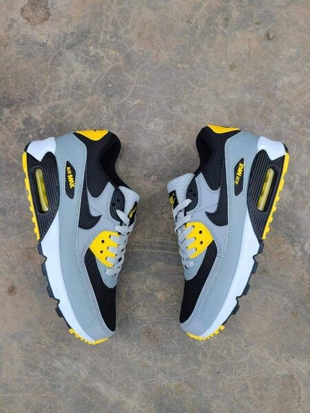 Sneakers modernes hommes gris