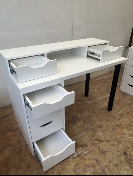 Стол сделанный под ИКЕА НОВЫЙ!!! С ДОСТАВКОЙ ПО ГОРОДУ!!!