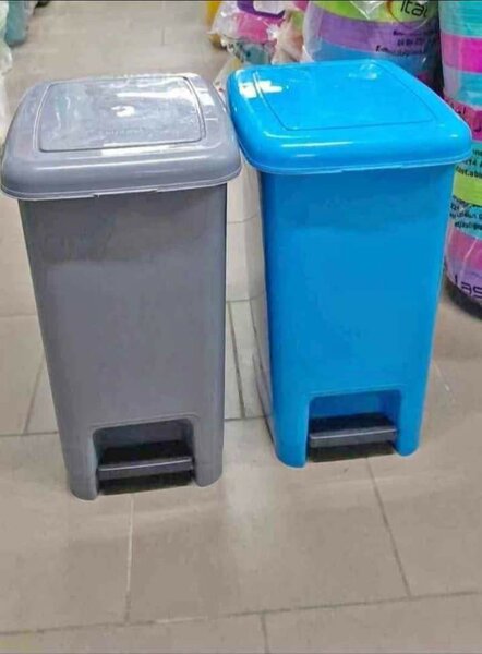 Poubelle à pédale 25L