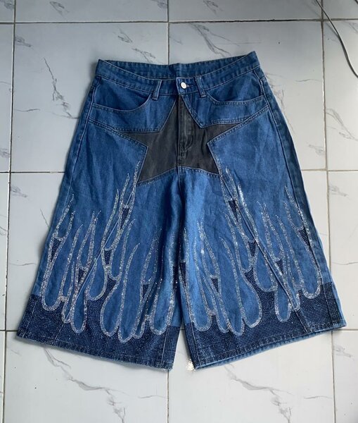 Shorts en jean artistiques