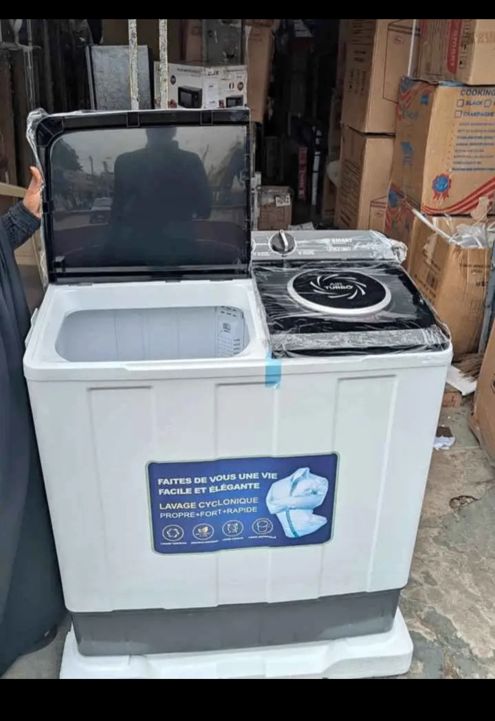 Machine à laver semi-automatique