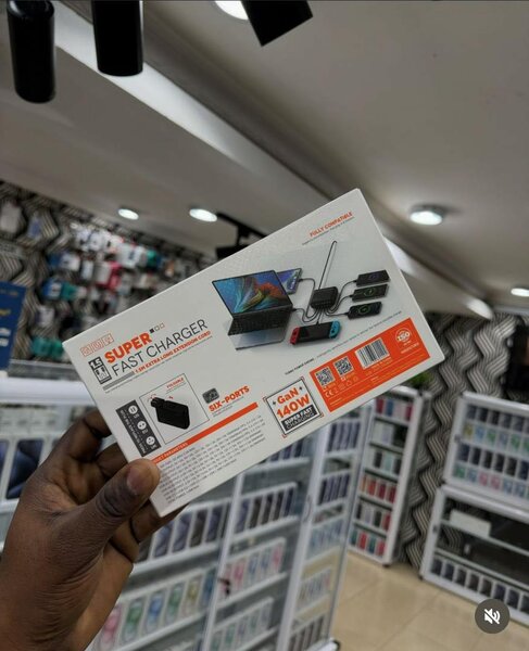 Ldnio Super Fast Charger ( Price Negotiable)