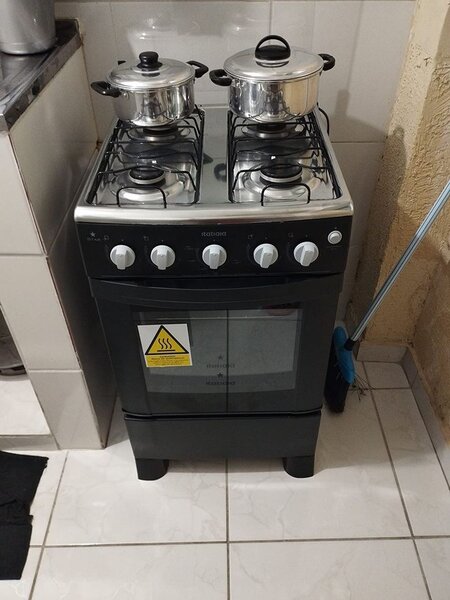 Gas stove