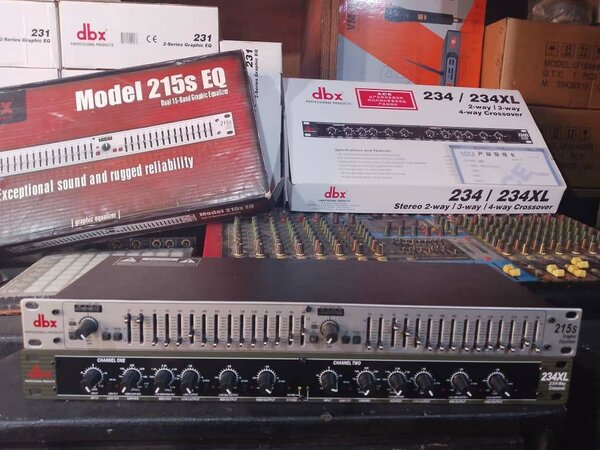dbx 215s EQ Audio Equalizer