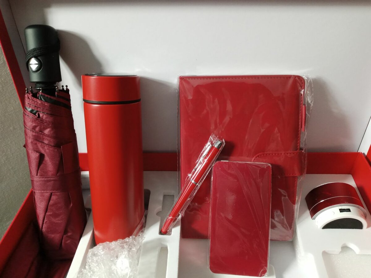 Ensemble de Cadeaux de Bureau Rouge