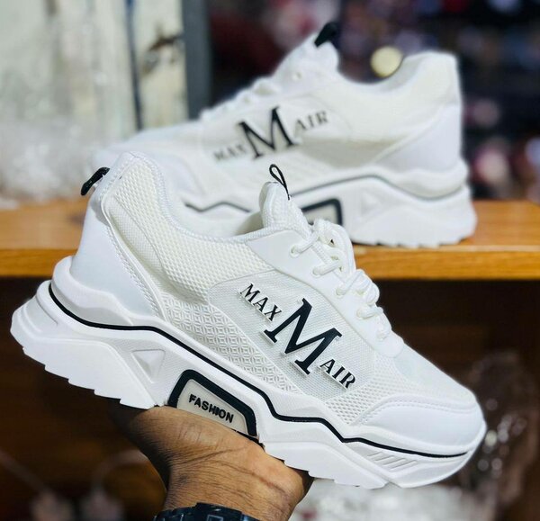 Baskets blanches Max M Air