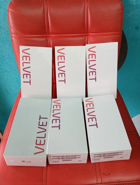 LG VELVET 5G NEUF SCELLÉ 128/8GO